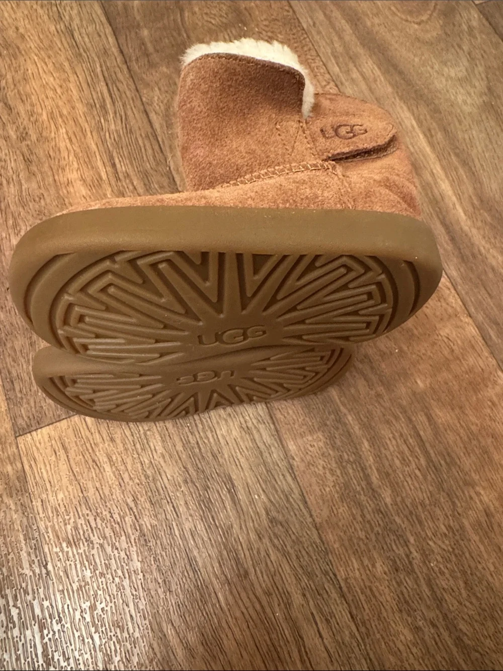 UGG 04/05 Short Suede Boots in Chestnut